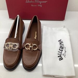 Salvatore Ferragamo women moccasin with gold chain ornament
